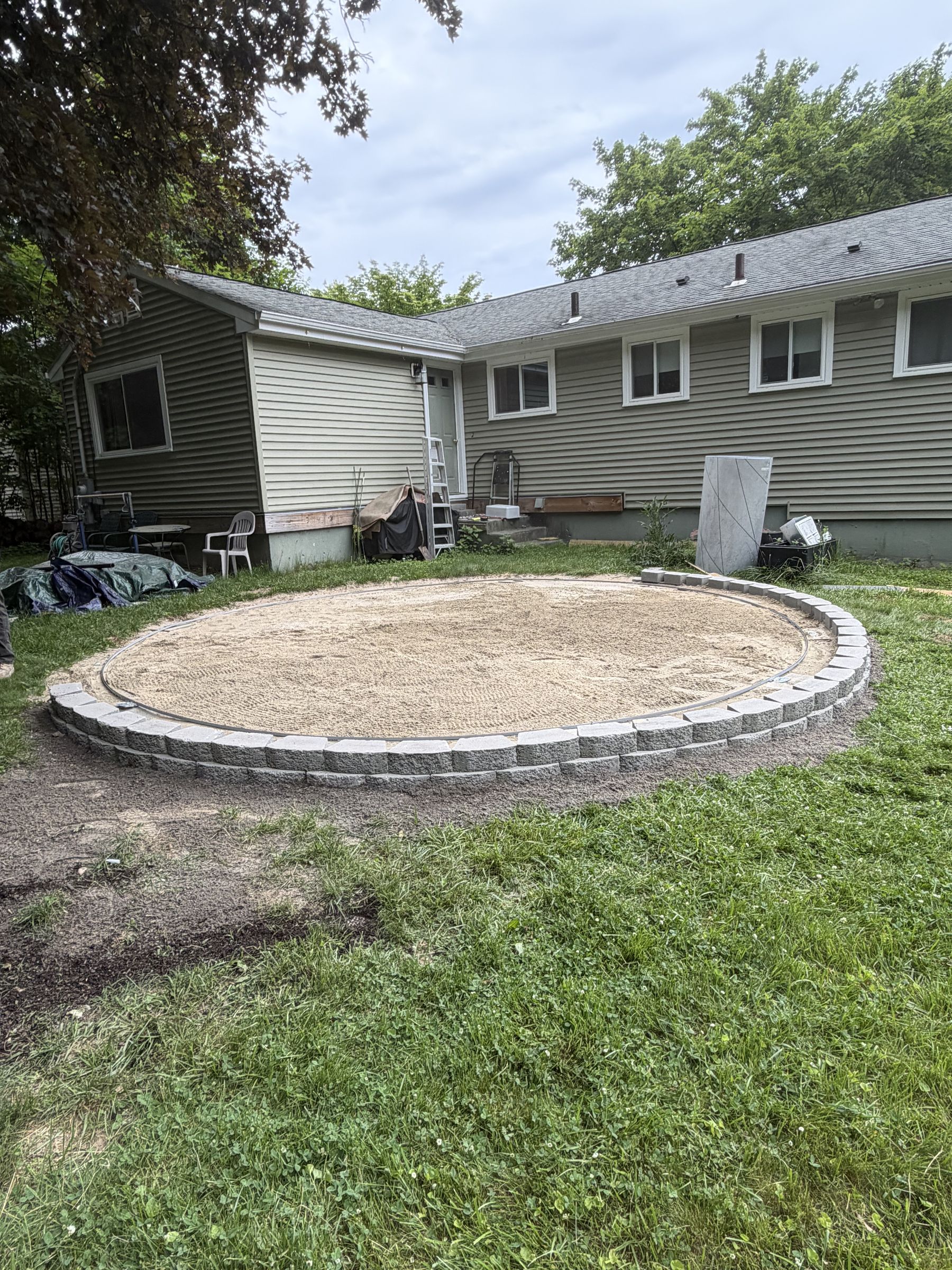 Paver patio circle installation